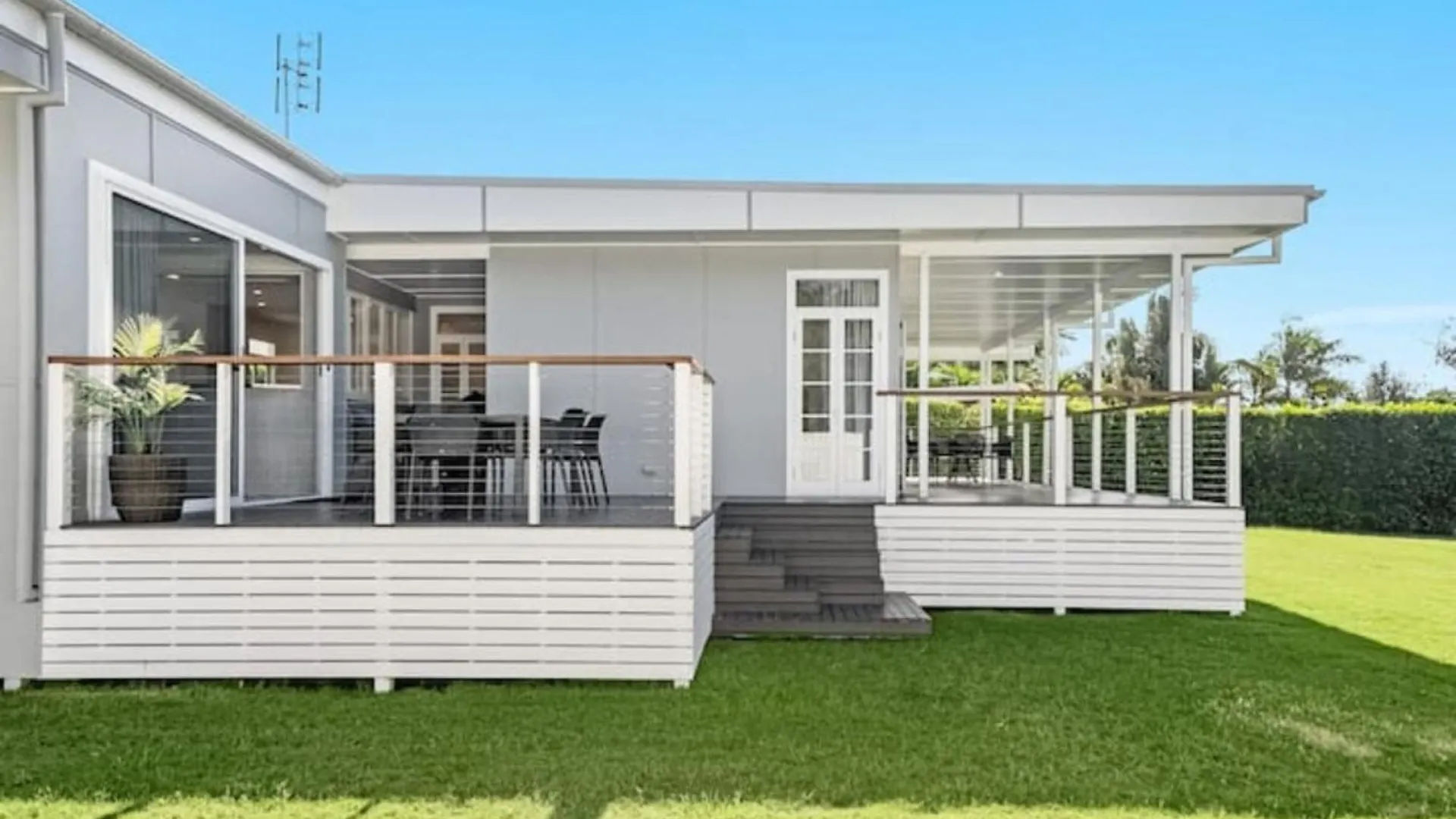Exquisite 5-Bedroom Coastal Haven In Byron Bay Holiday home